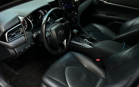 Toyota Camry, 2021 год, 2 600 000 рублей, 6 фотография