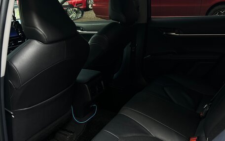 Toyota Camry, 2021 год, 2 600 000 рублей, 7 фотография