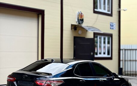 Toyota Camry, 2021 год, 2 600 000 рублей, 3 фотография