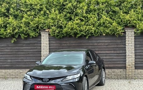 Toyota Camry, 2021 год, 2 600 000 рублей, 8 фотография