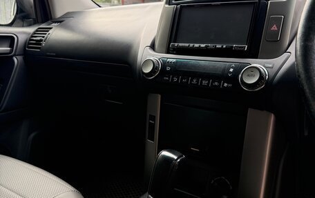 Toyota Land Cruiser Prado 150 рестайлинг 2, 2011 год, 2 650 000 рублей, 12 фотография