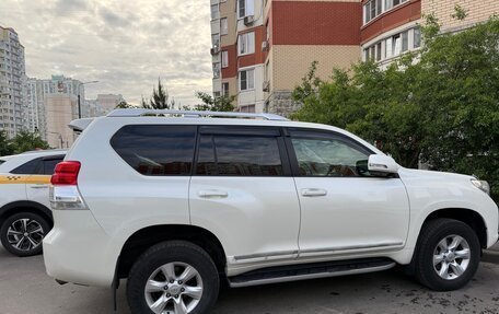 Toyota Land Cruiser Prado 150 рестайлинг 2, 2011 год, 2 650 000 рублей, 2 фотография