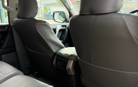 Toyota Land Cruiser Prado 150 рестайлинг 2, 2011 год, 2 650 000 рублей, 14 фотография