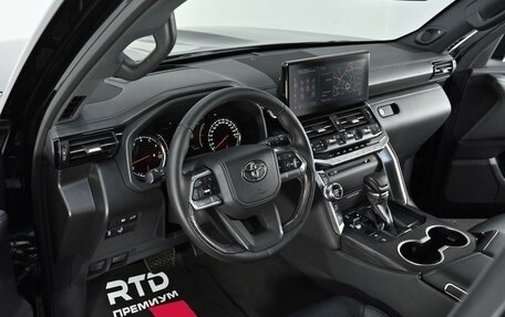 Toyota Land Cruiser, 2023 год, 10 290 000 рублей, 18 фотография