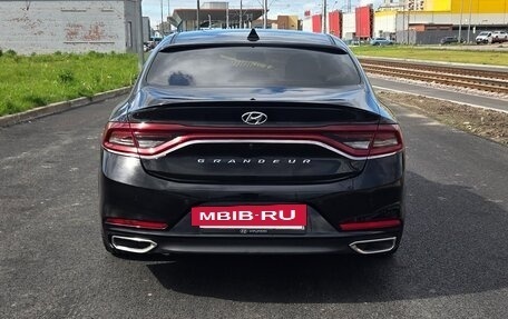 Hyundai Grandeur, 2018 год, 2 450 000 рублей, 3 фотография