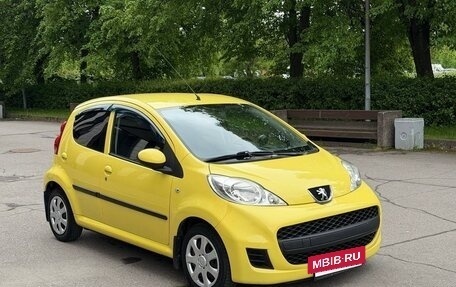 Peugeot 107 I рестайлинг, 2009 год, 385 000 рублей, 3 фотография