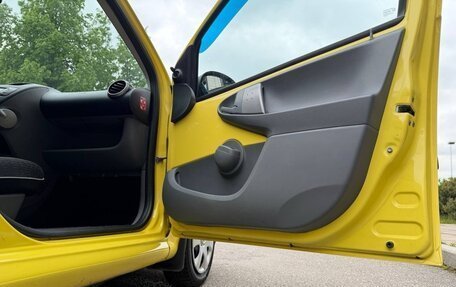 Peugeot 107 I рестайлинг, 2009 год, 385 000 рублей, 17 фотография
