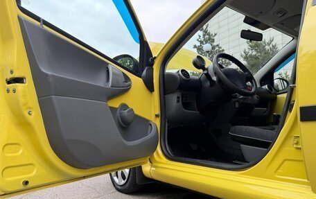 Peugeot 107 I рестайлинг, 2009 год, 385 000 рублей, 16 фотография