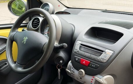 Peugeot 107 I рестайлинг, 2009 год, 385 000 рублей, 27 фотография