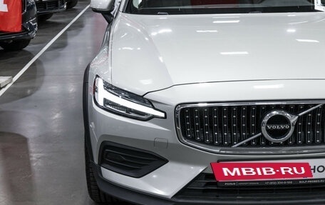 Volvo V60 Cross Country II, 2020 год, 3 549 898 рублей, 5 фотография