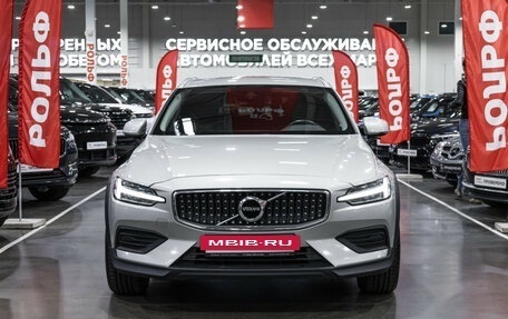 Volvo V60 Cross Country II, 2020 год, 3 549 898 рублей, 4 фотография