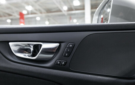 Volvo V60 Cross Country II, 2020 год, 3 549 898 рублей, 21 фотография