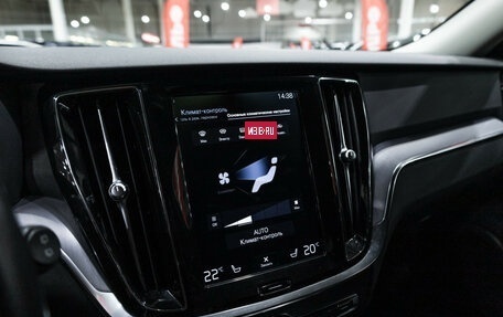 Volvo V60 Cross Country II, 2020 год, 3 549 898 рублей, 24 фотография