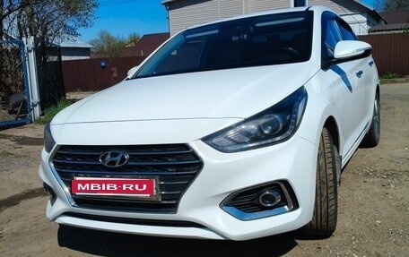 Hyundai Solaris II рестайлинг, 2017 год, 1 450 000 рублей, 1 фотография