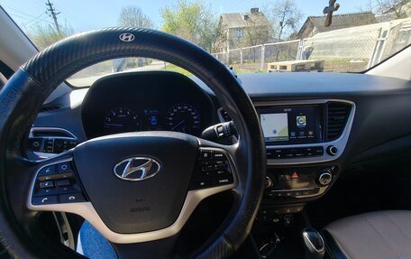 Hyundai Solaris II рестайлинг, 2017 год, 1 450 000 рублей, 5 фотография