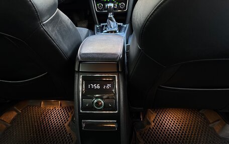Skoda Superb III рестайлинг, 2013 год, 1 500 000 рублей, 14 фотография
