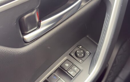 Toyota RAV4, 2019 год, 2 700 000 рублей, 13 фотография