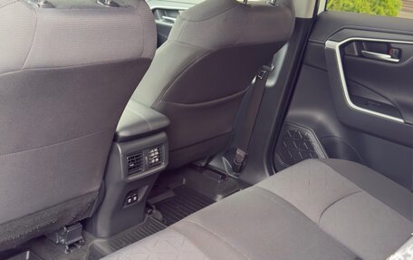 Toyota RAV4, 2019 год, 2 700 000 рублей, 12 фотография