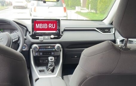 Toyota RAV4, 2019 год, 2 700 000 рублей, 17 фотография