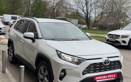 Toyota RAV4, 2019 год, 2 700 000 рублей, 5 фотография
