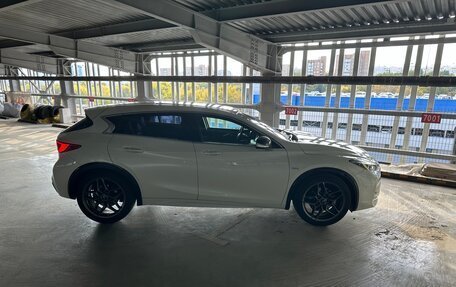 Infiniti Q30, 2017 год, 2 390 000 рублей, 6 фотография