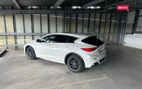 Infiniti Q30, 2017 год, 2 390 000 рублей, 3 фотография