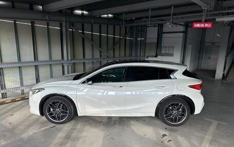 Infiniti Q30, 2017 год, 2 390 000 рублей, 5 фотография
