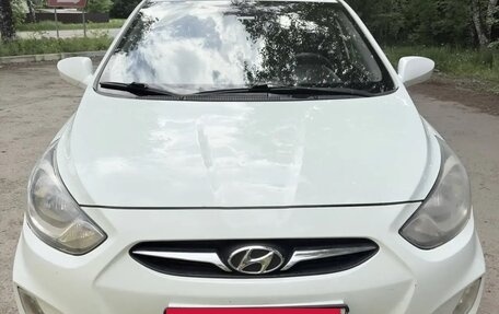 Hyundai Solaris II рестайлинг, 2011 год, 670 000 рублей, 3 фотография