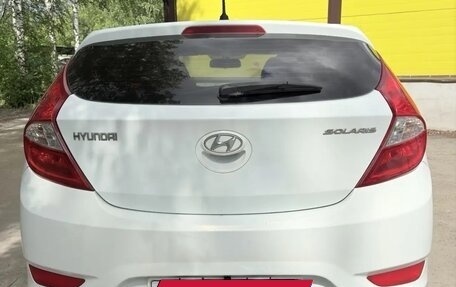 Hyundai Solaris II рестайлинг, 2011 год, 670 000 рублей, 4 фотография
