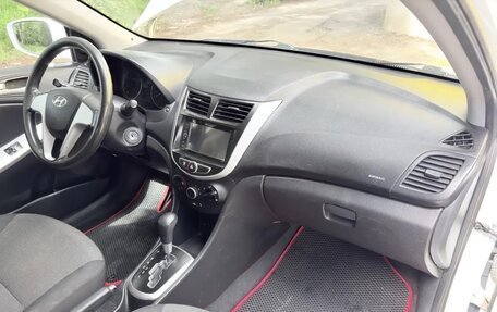 Hyundai Solaris II рестайлинг, 2011 год, 670 000 рублей, 10 фотография