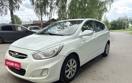 Hyundai Solaris II рестайлинг, 2011 год, 670 000 рублей, 7 фотография
