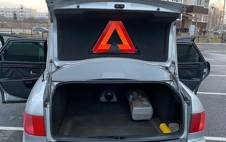 Audi A8, 1998 год, 670 000 рублей, 10 фотография