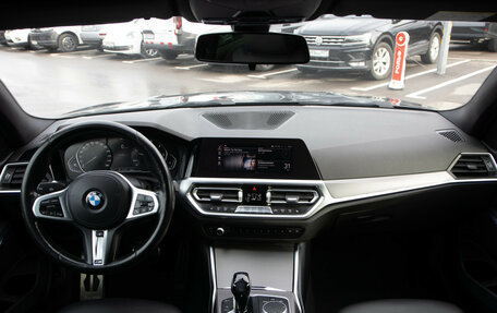 BMW 3 серия, 2021 год, 2 898 000 рублей, 12 фотография