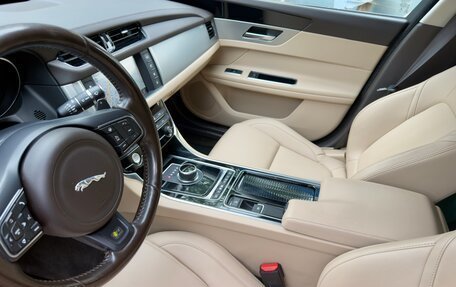 Jaguar XF II, 2016 год, 1 970 000 рублей, 13 фотография