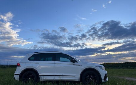 Volkswagen Tiguan II, 2021 год, 3 550 000 рублей, 3 фотография