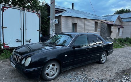 Mercedes-Benz E-Класс, 1998 год, 370 000 рублей, 2 фотография
