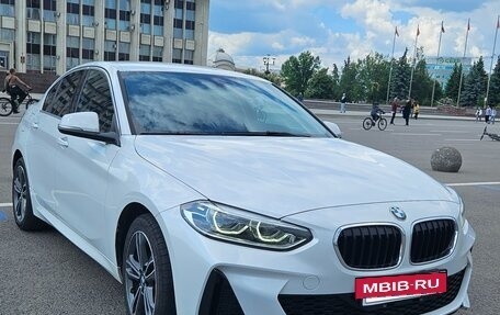 BMW 1 серия, 2021 год, 2 500 000 рублей, 2 фотография