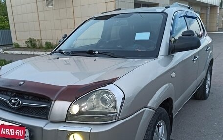 Hyundai Tucson III, 2008 год, 780 000 рублей, 2 фотография