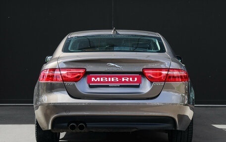 Jaguar XE I рестайлинг, 2016 год, 1 990 000 рублей, 6 фотография