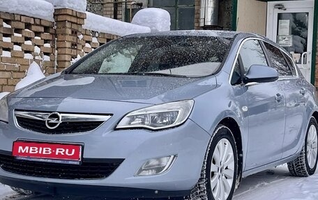 Opel Astra J, 2010 год, 650 000 рублей, 1 фотография