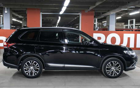 Mitsubishi Outlander III рестайлинг 3, 2017 год, 1 497 000 рублей, 5 фотография