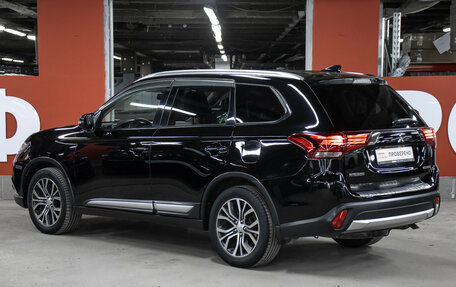 Mitsubishi Outlander III рестайлинг 3, 2017 год, 1 497 000 рублей, 8 фотография