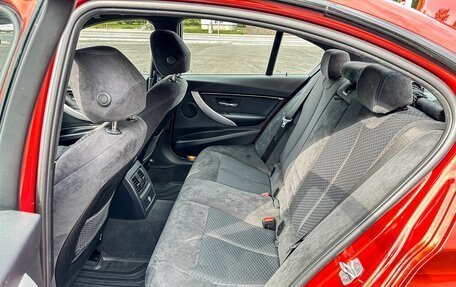 BMW 3 серия, 2018 год, 2 390 000 рублей, 15 фотография
