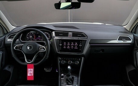Volkswagen Tiguan II, 2018 год, 2 790 000 рублей, 11 фотография