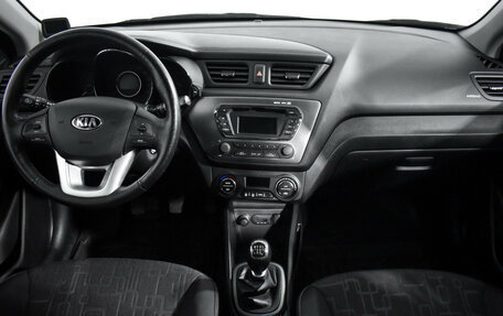 KIA Rio III рестайлинг, 2013 год, 850 000 рублей, 16 фотография
