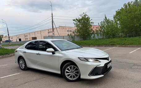 Toyota Camry, 2021 год, 2 650 000 рублей, 2 фотография