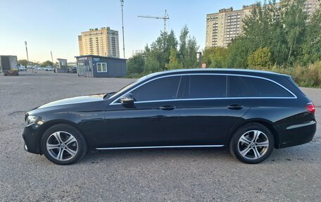 Mercedes-Benz E-Класс, 2019 год, 2 800 000 рублей, 3 фотография