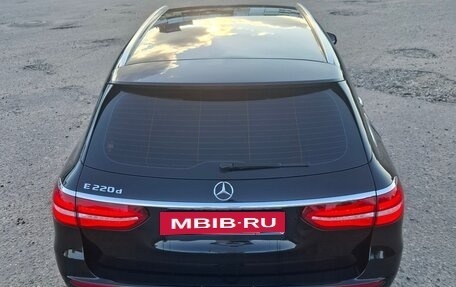 Mercedes-Benz E-Класс, 2019 год, 2 800 000 рублей, 8 фотография