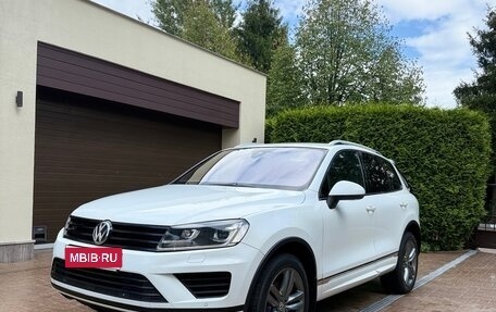 Volkswagen Touareg III, 2015 год, 2 300 800 рублей, 1 фотография