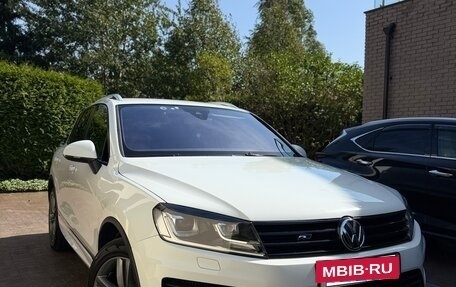 Volkswagen Touareg III, 2015 год, 2 300 800 рублей, 2 фотография